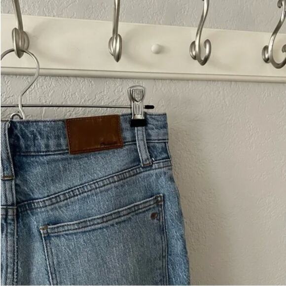 Madewell Cali Demi-Boot Jeans in Dory Wash: Comfort Stretch Edition - Picture 7 of 9